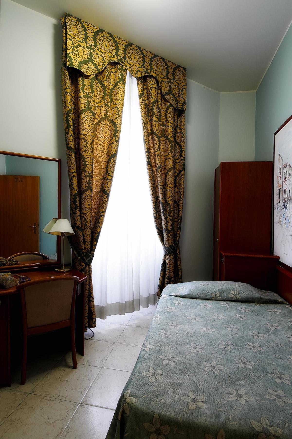 Nazional Rooms Roma Exterior foto